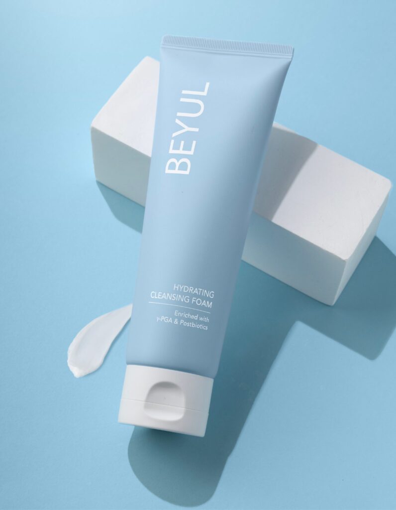Pembungkusan BEYUL Hydrating Cleansing Foam daripada BE Products, pencuci muka buih pelembap asli